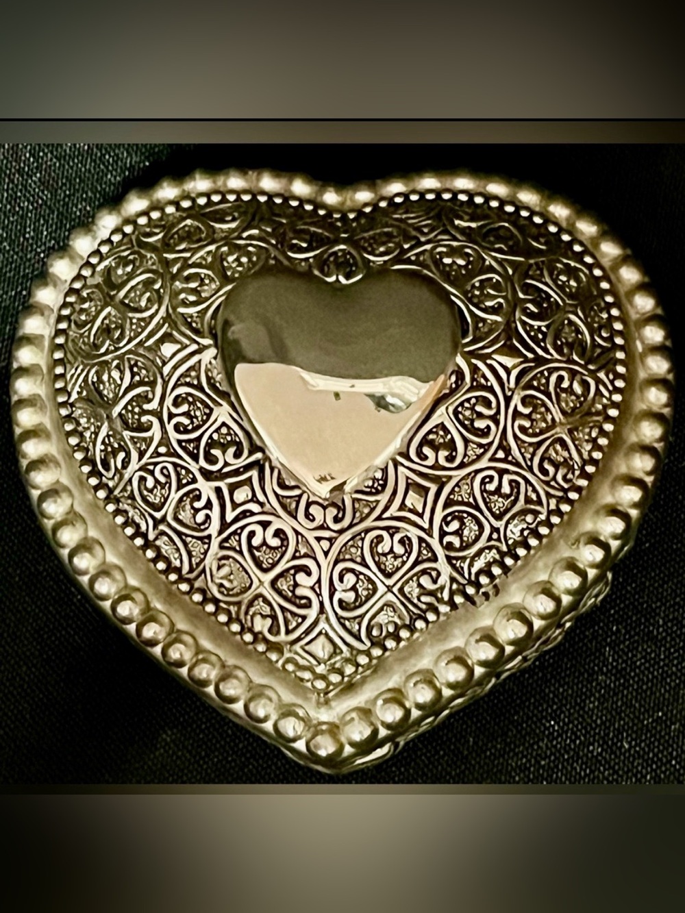 Vintage Heritage Mint Silver Plate Heart Trinket Box Velvet Lined Jewelry Case